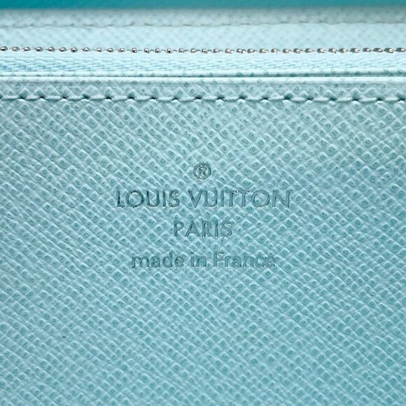 LOUIS VUITTON Zippy Wallet Epi Leather Light Blue M82141 - Picture 11 of 13